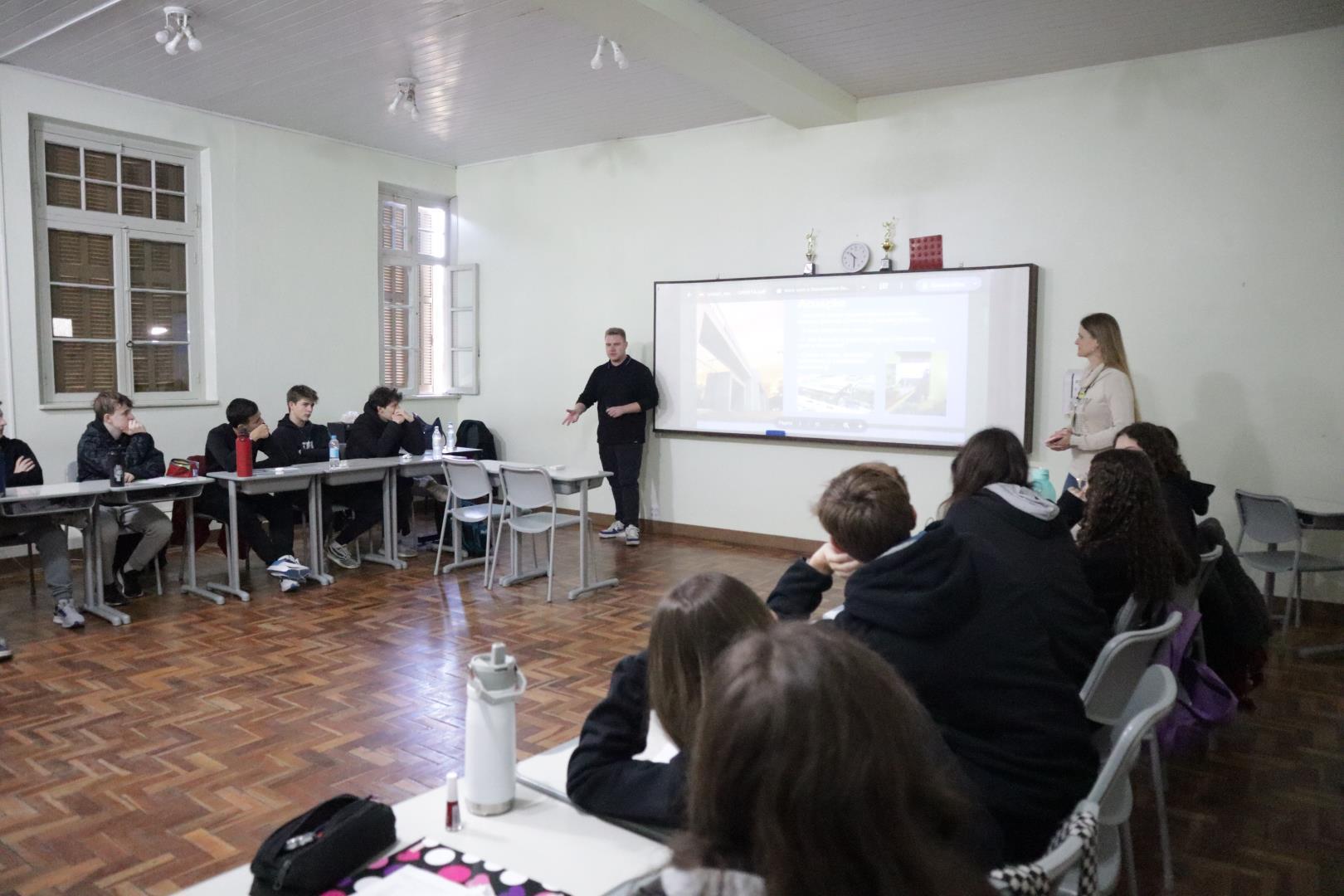  Alunos da IENH participam de palestra sobre Sustentabilidade