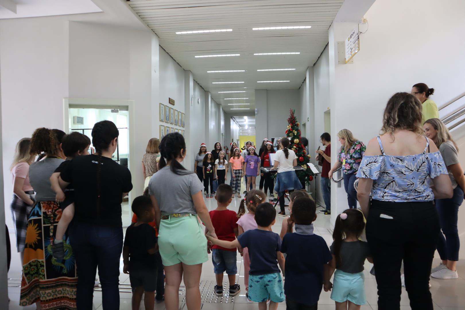  Projeto Arte e Movimento da IENH realiza apresentação de Natal