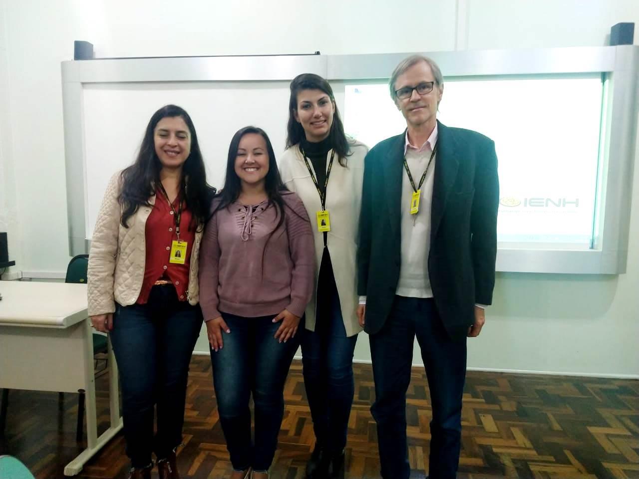 Acadêmicas de Psicologia apresentam TCCs