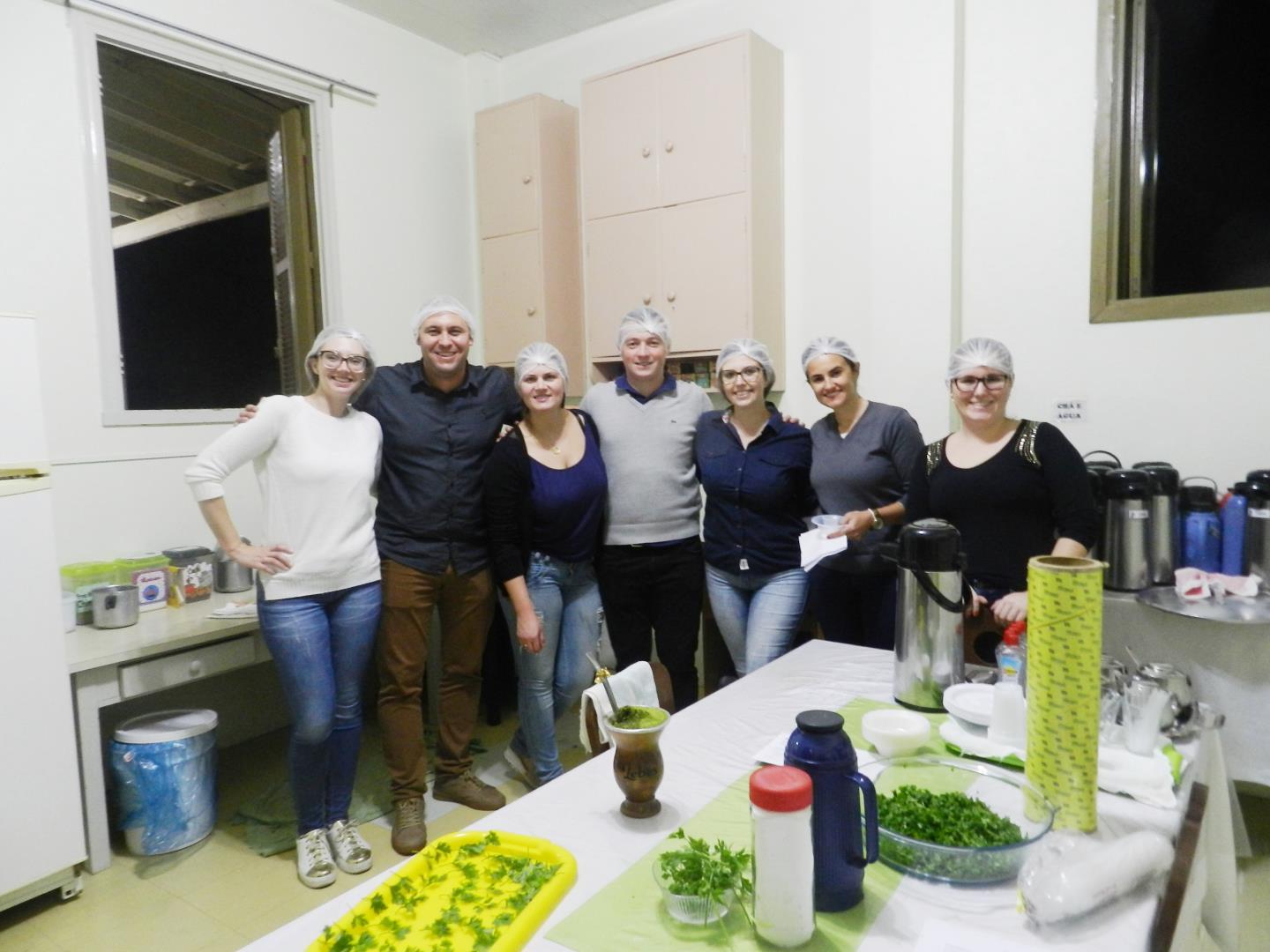 Acadêmicos aprendem sobre Administração cozinhando