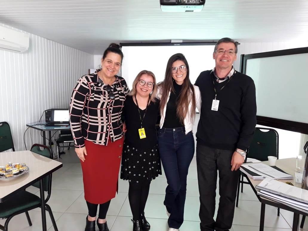 Acadêmicos de Administração apresentam TCCs