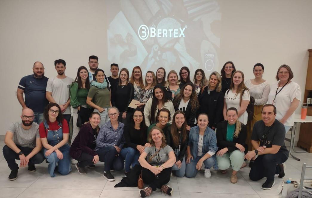 Acadêmicos do Curso de Psicologia visitam a Bertex