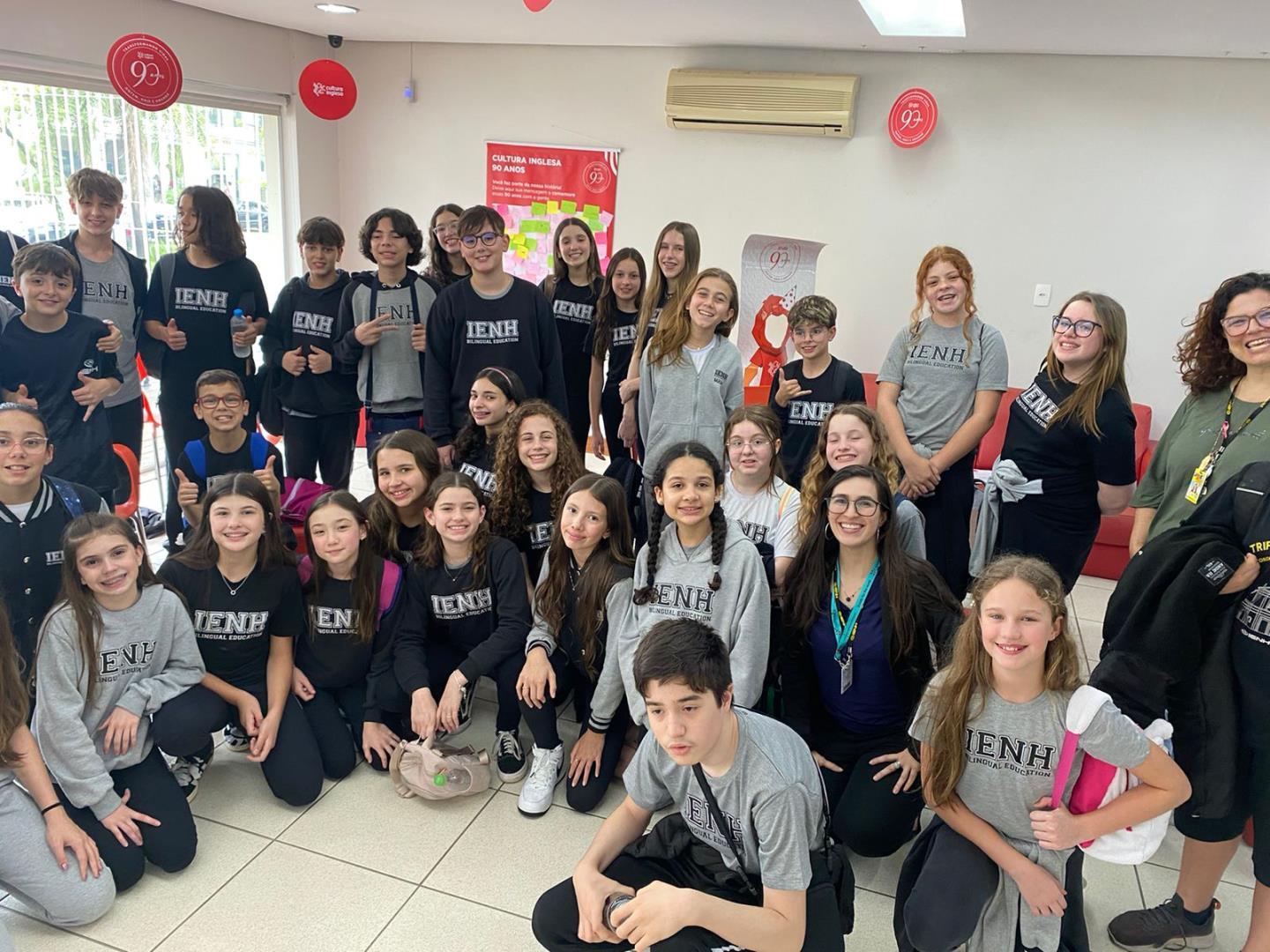 Alunos dos 6°s anos da IENH realizam prova de conhecimento linguístico no Inglês Alunos dos 6°s anos da IENH realizam prova de conhecimento linguístico no Inglês