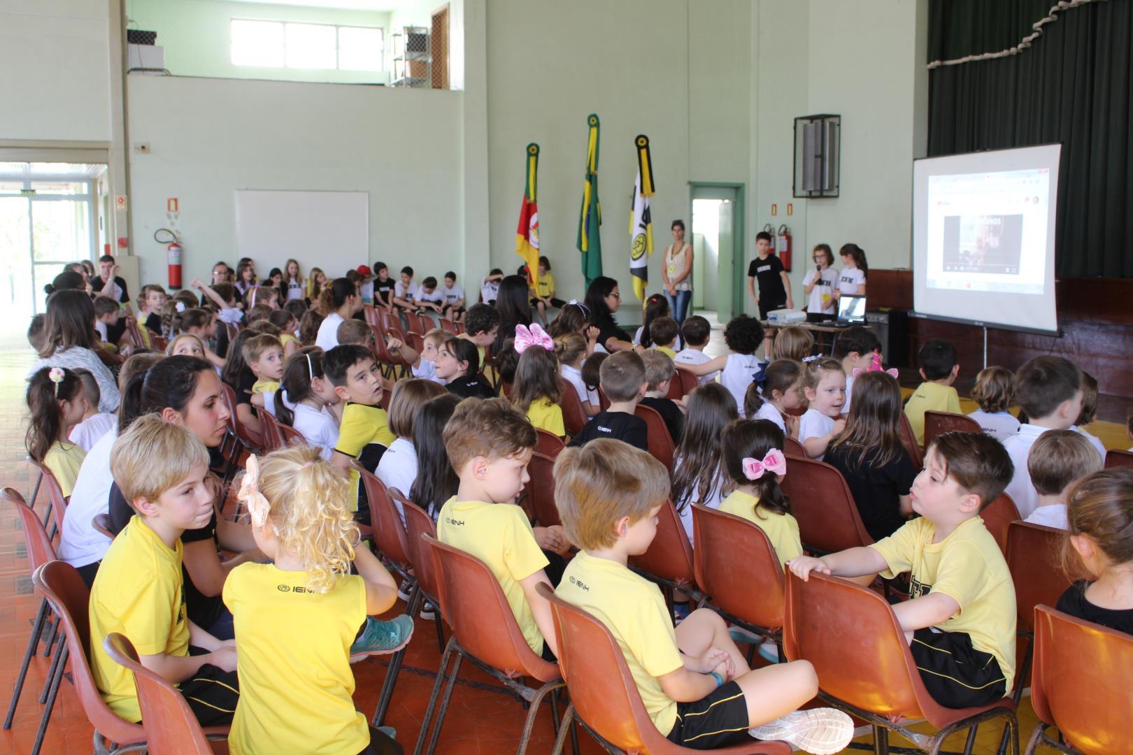 Apresentações sobre a cultura gaúcha na Semana Farroupilha