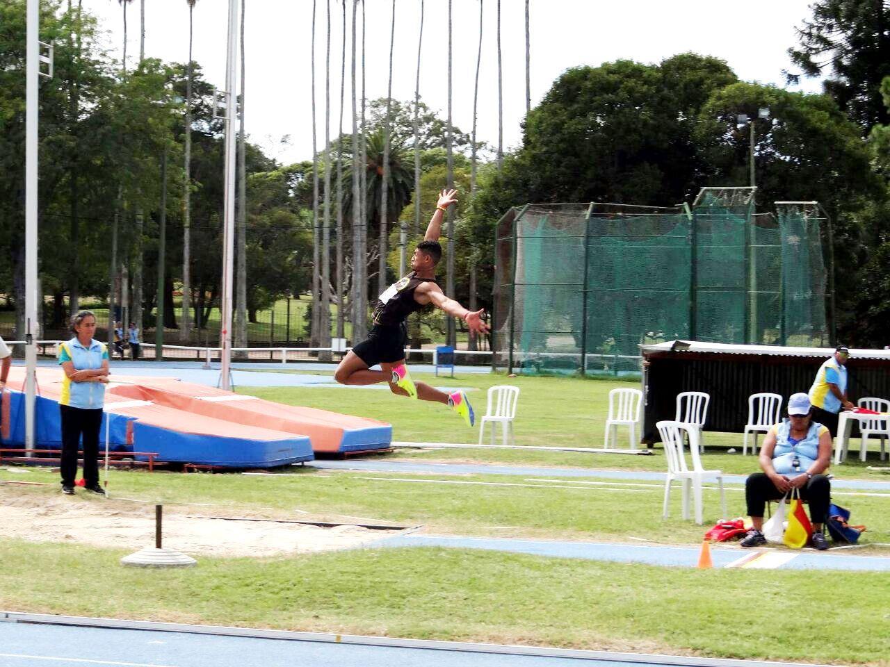 Atleta da IENH conquista medalha de ouro na Argentina