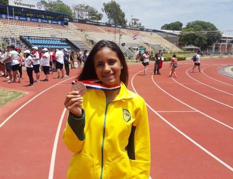 Atleta da IENH conquista medalha no Sul-Americano de Atletismo