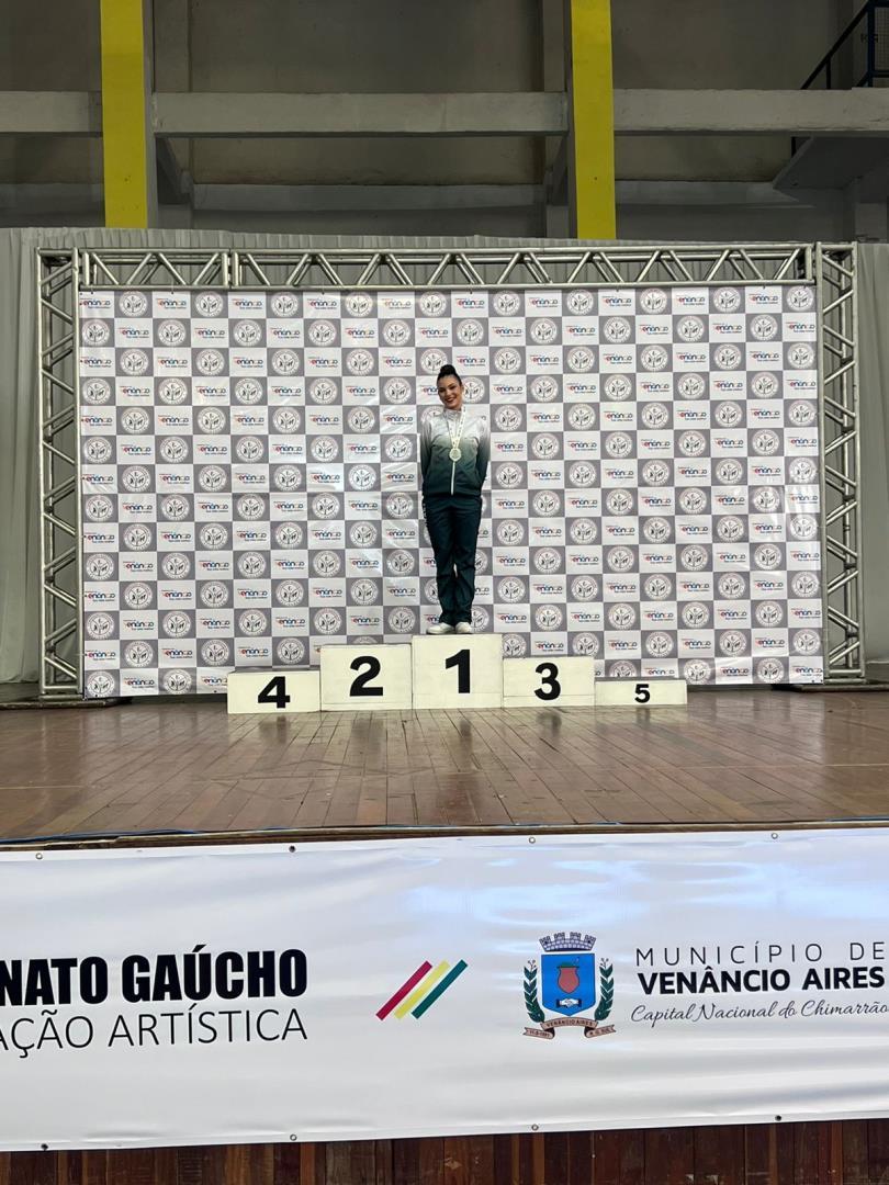 Atleta da IENH conquista medalhas no Campeonato Gaúcho e Torneio Estadual de Patinação Artística