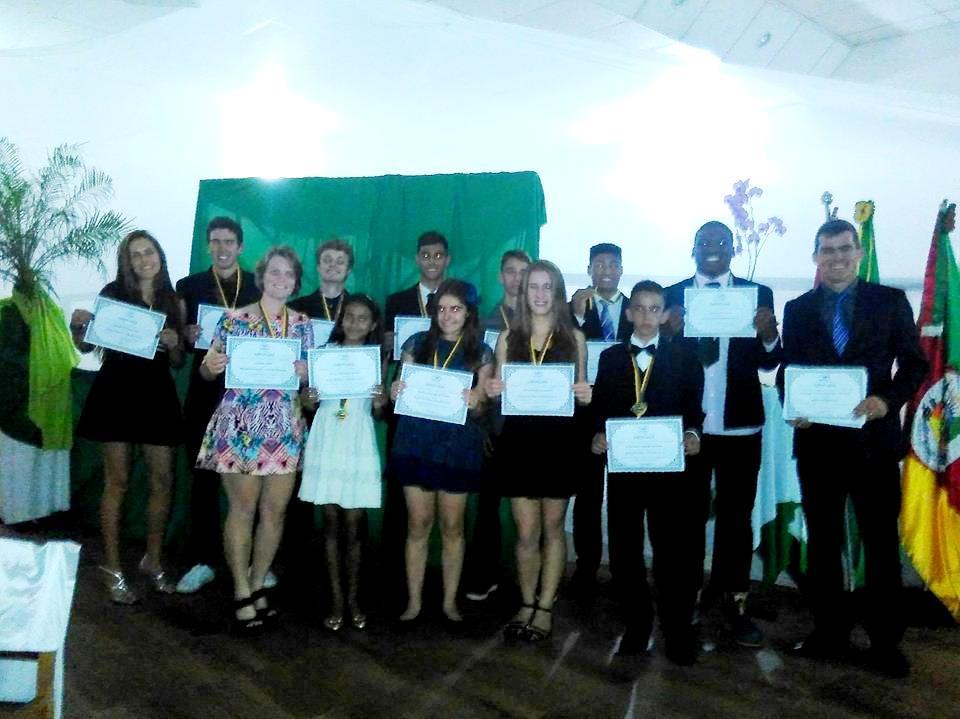 Atletas da IENH são premiados no Troféu Faergs