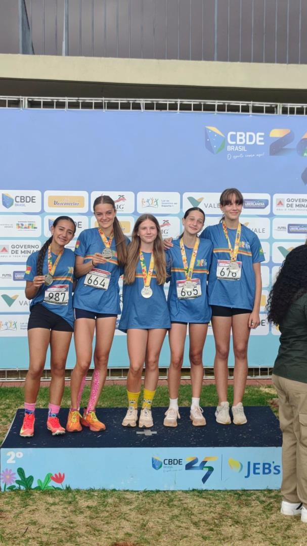 Atletismo da IENH conquista medalha no JEBs de 12 a 14 anos
