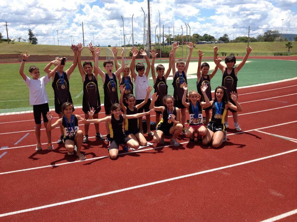 Atletismo da IENH é campeão estadual masculino e feminino na categoria sub-12