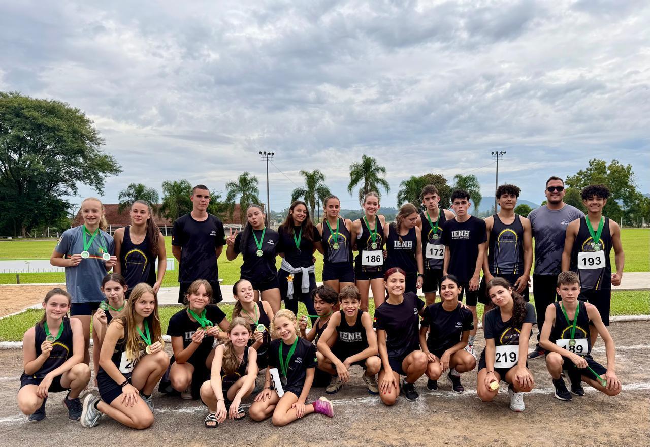 Atletismo da IENH traz 20 medalhas do Troféu Teutônia