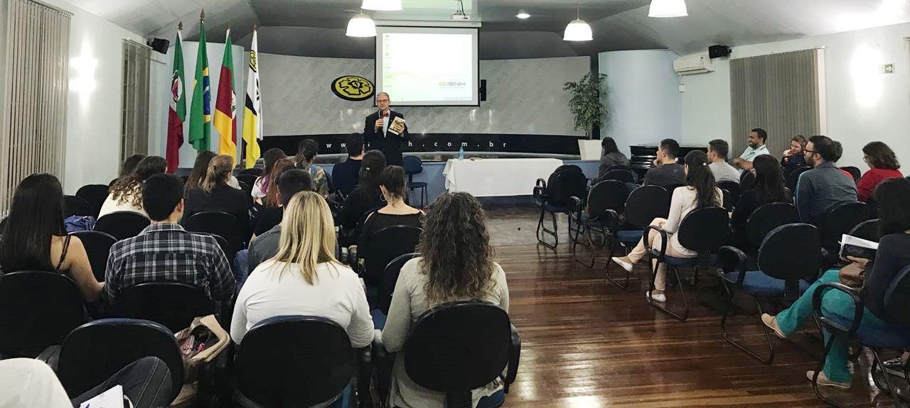 Aula aberta gratuita na Faculdade IENH