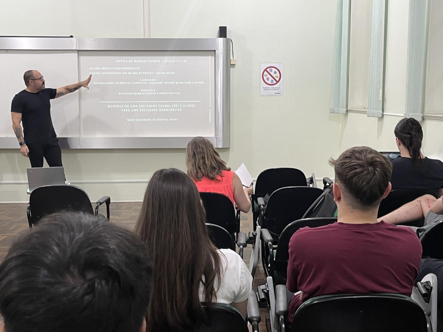 Aula Especial no GENTI sobre Economia no século XX