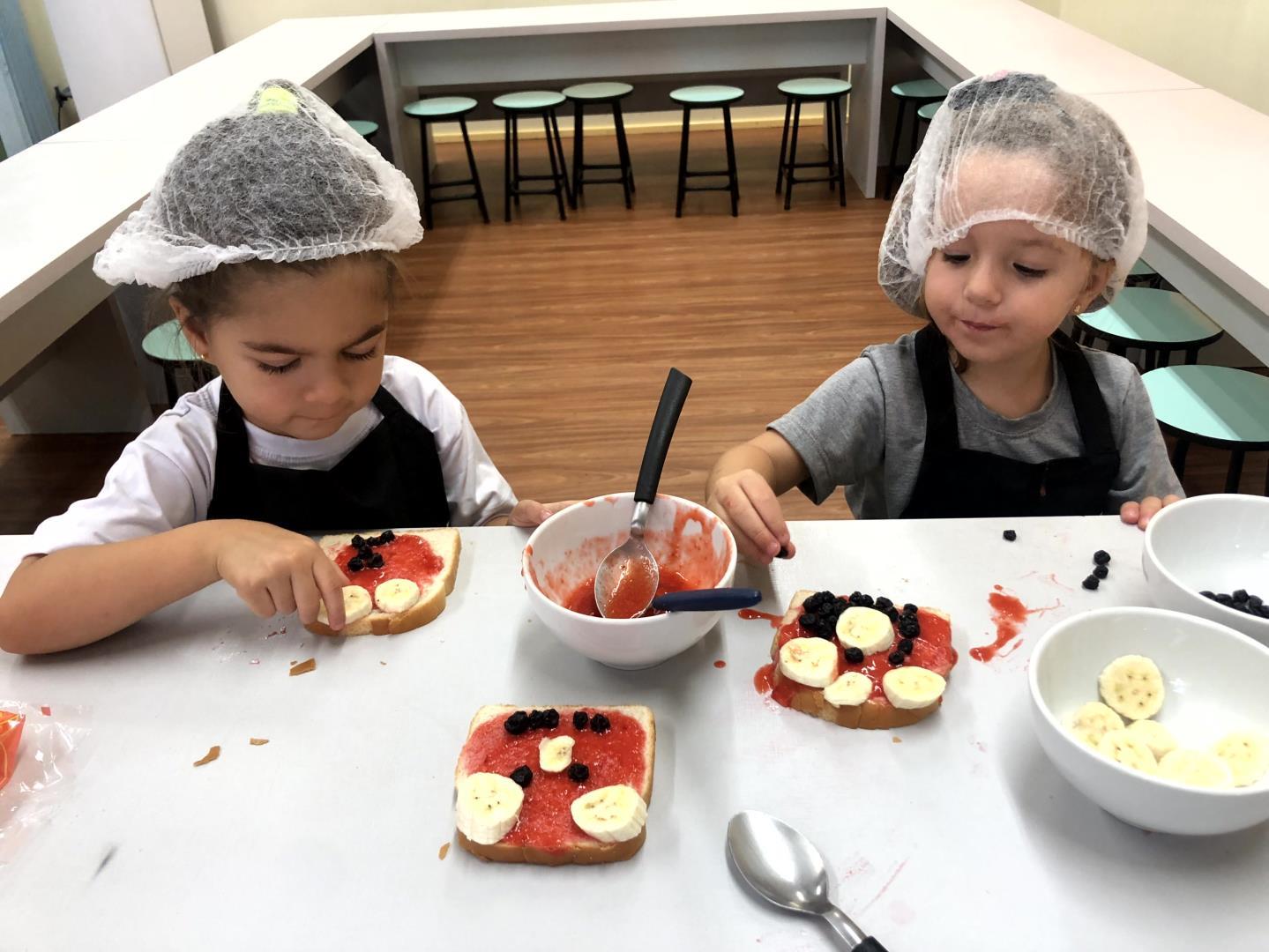 Cooking Class integra literatura, cores e sabores no Kindergarten 3A da Unidade Pindorama