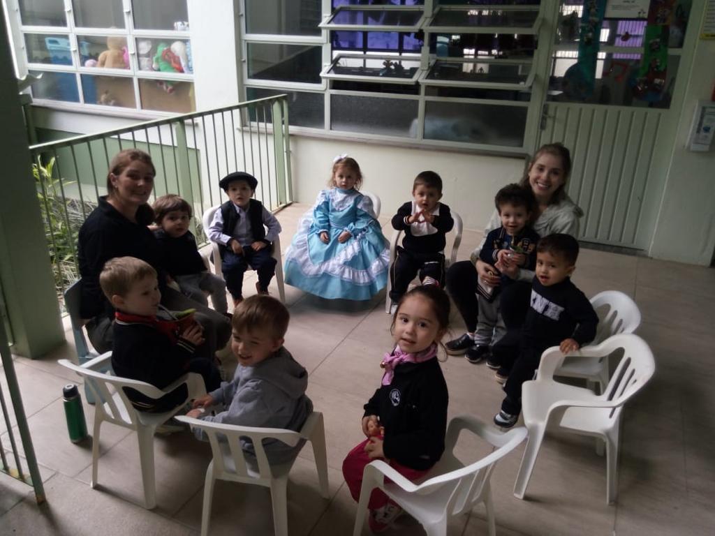 Cultura gaúcha é trabalhada com crianças da Educação Infantil na Unidade Oswaldo Cruz