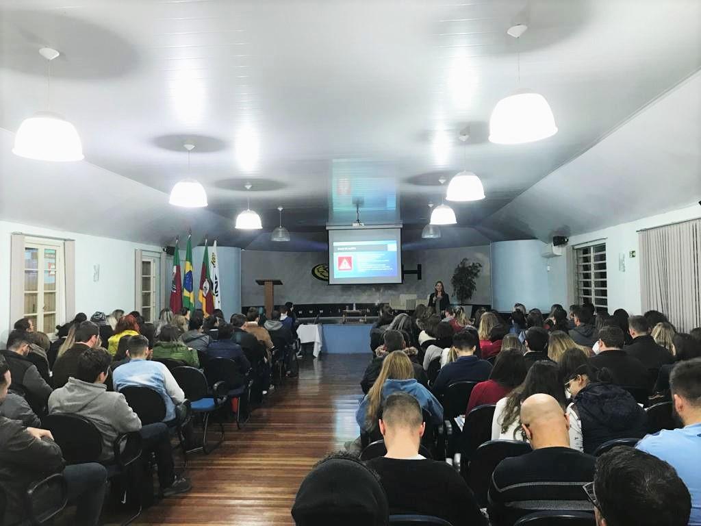 Dia do Estudante é comemorado com palestra na Faculdade IENH