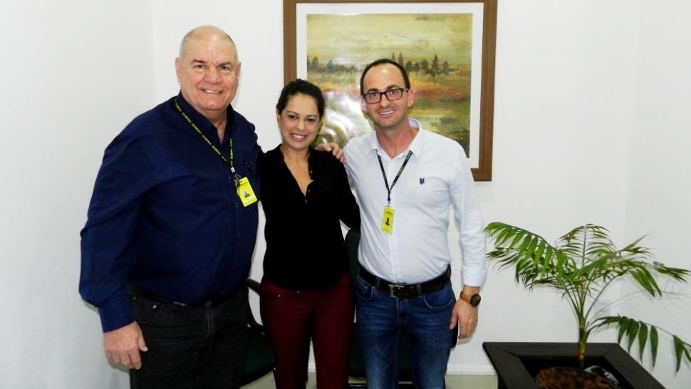 Empresária e Egressa do Curso Técnico em Comércio Exterior conversa com alunos da IENH