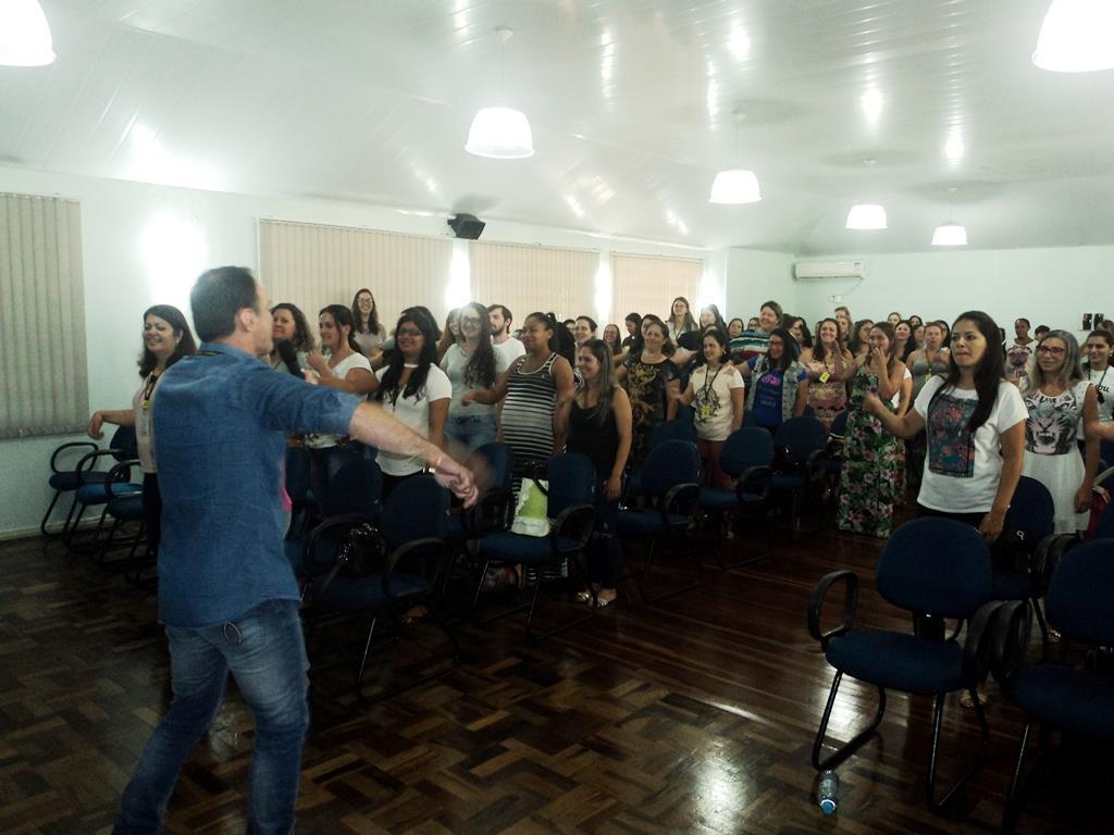 Encontro de formação das escolas parcerias da IENH acontece na Fundação Evangélica