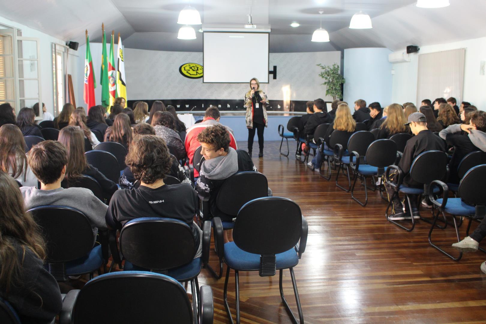 Ensino Médio é tema de reunião do Núcleo Pedagógico com alunos dos 9ºs anos