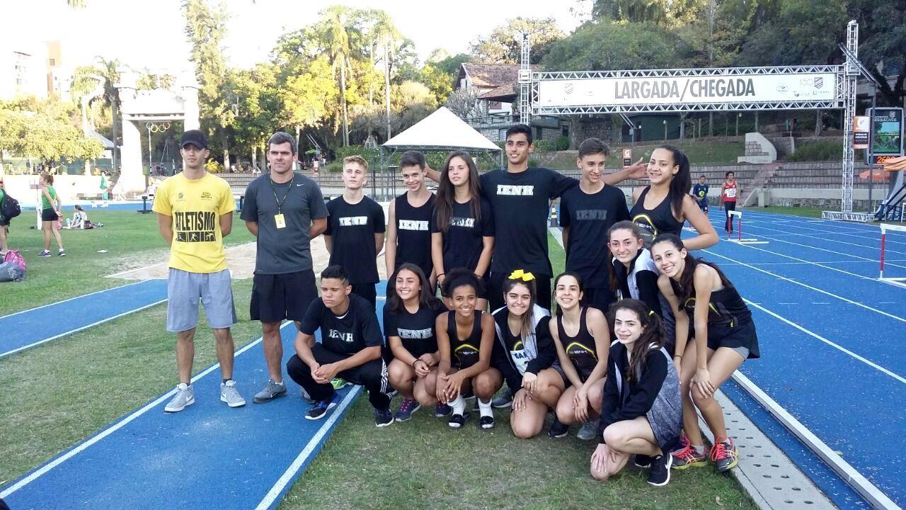 Equipe de Atletismo da IENH é campeã estadual