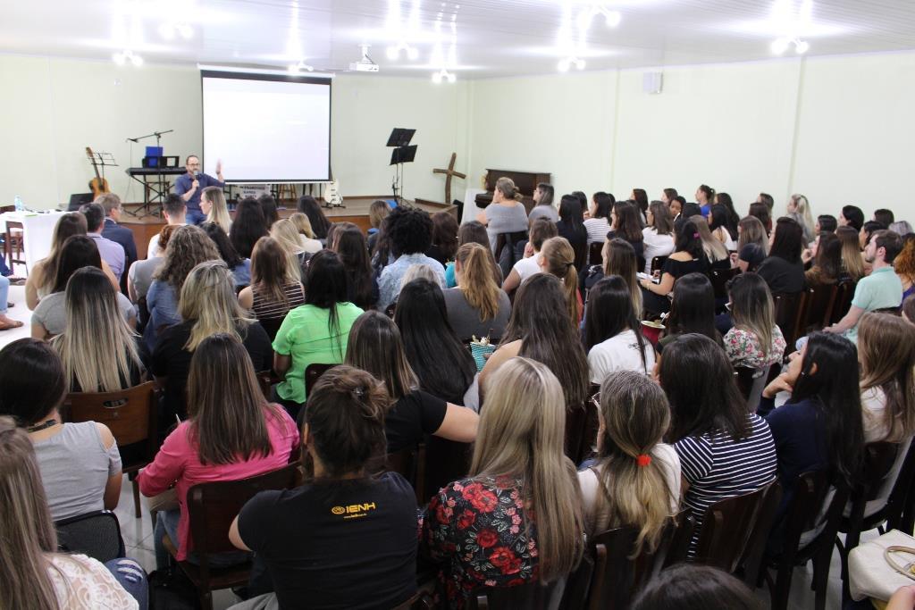 Escolas parceiras da IENH reúnem-se em encontro de formação continuada