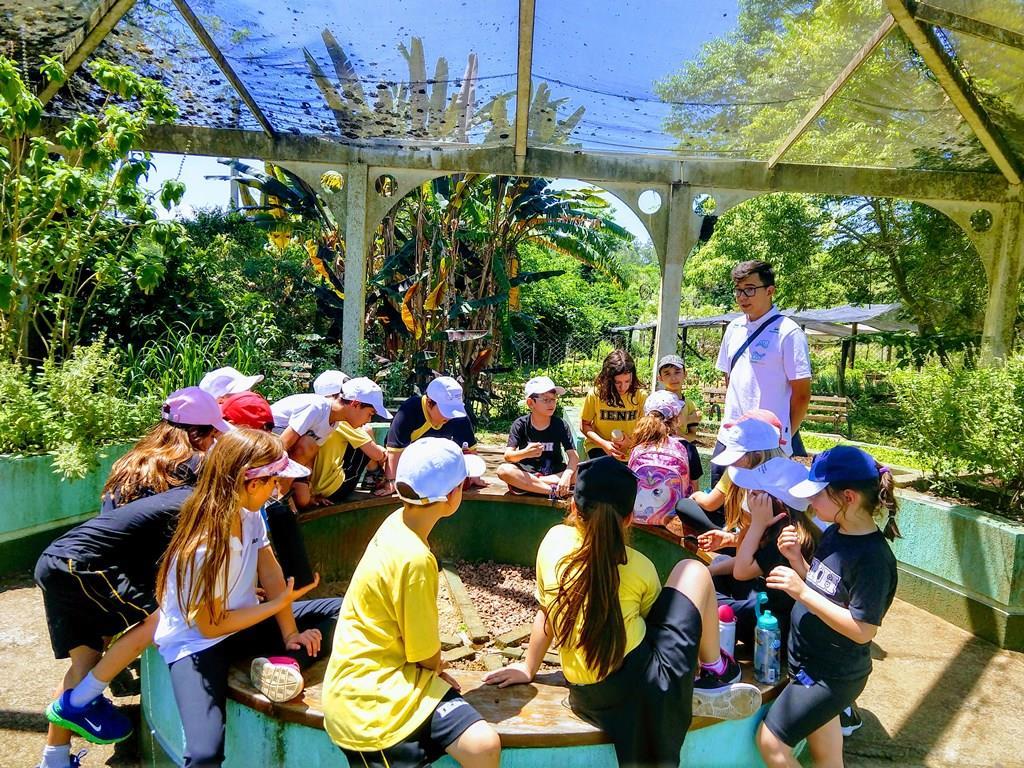 Estudantes aprendem sobre educação ambiental no CEAES