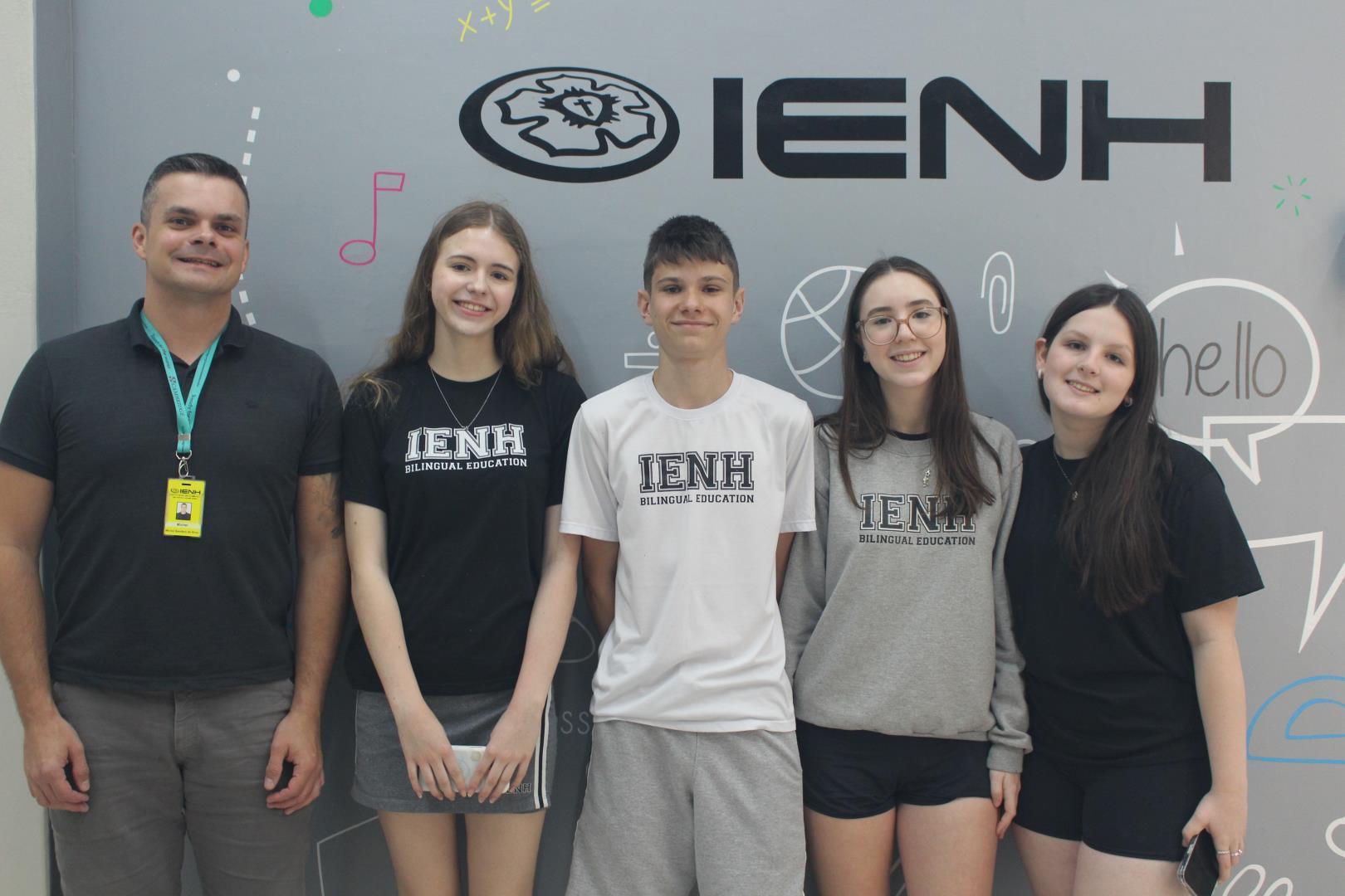 Estudantes da IENH são vice-campeões no WorldEd Future Thinking Debate 2025