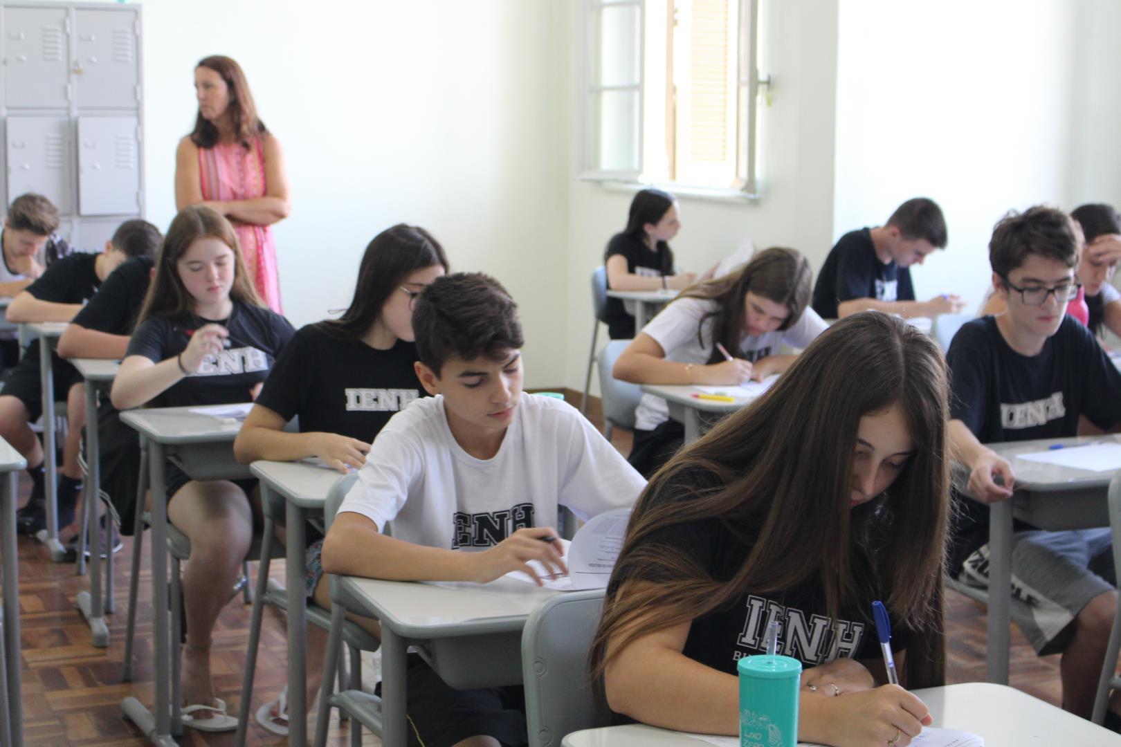Estudantes do Ensino Médio da IENH participam da Olimpíada Brasileira de Biologia