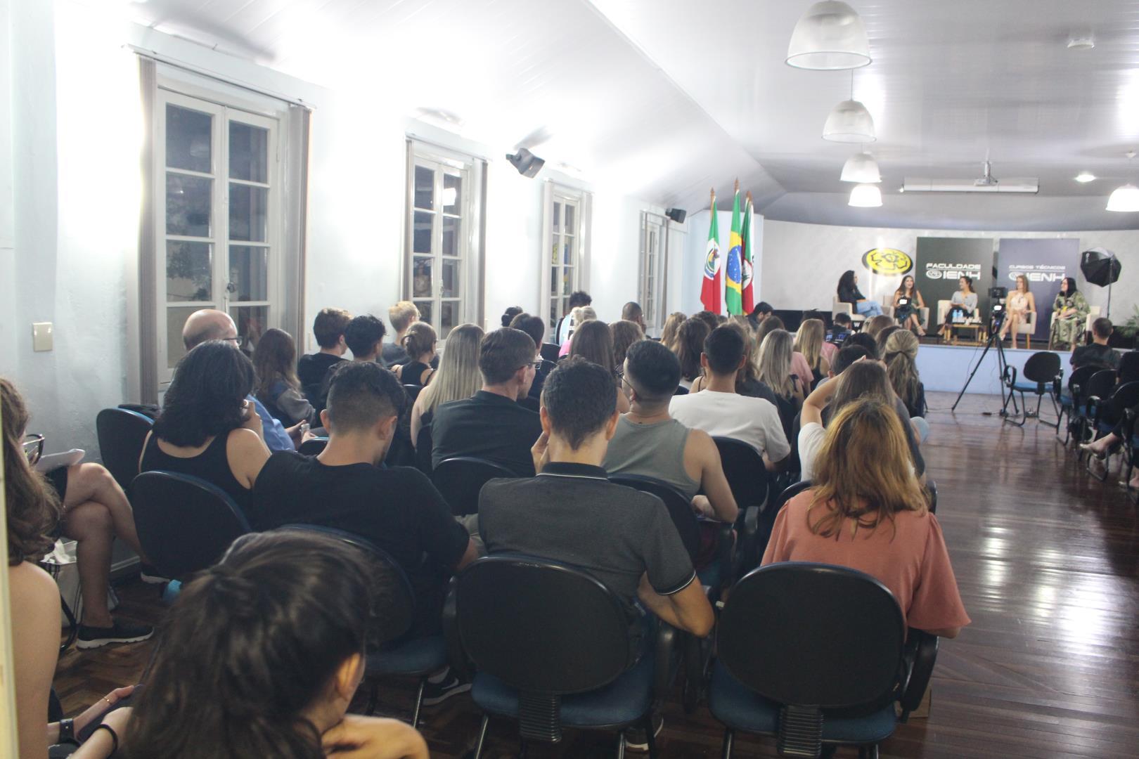 Evento “Mulher e Ciência” celebra o Dia da Mulher na Faculdade IENH