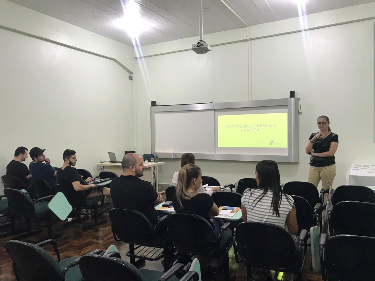 Gestão do tempo é tema de curso na IENH