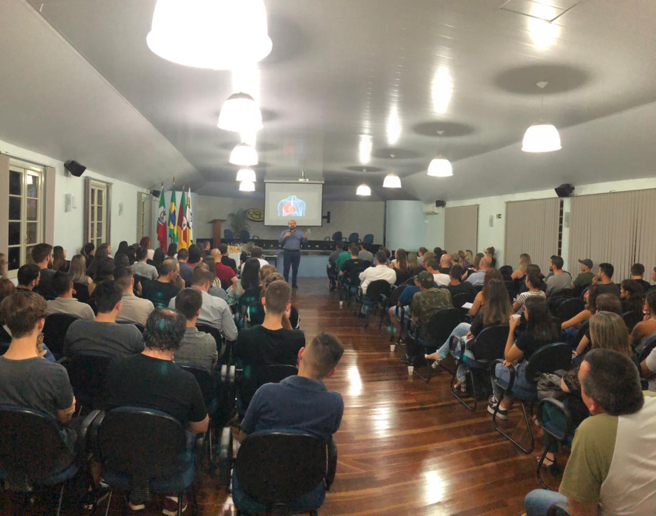 Gestão Empresarial com ênfase em Criatividade e Cocriação é tema de evento realizado na IENH