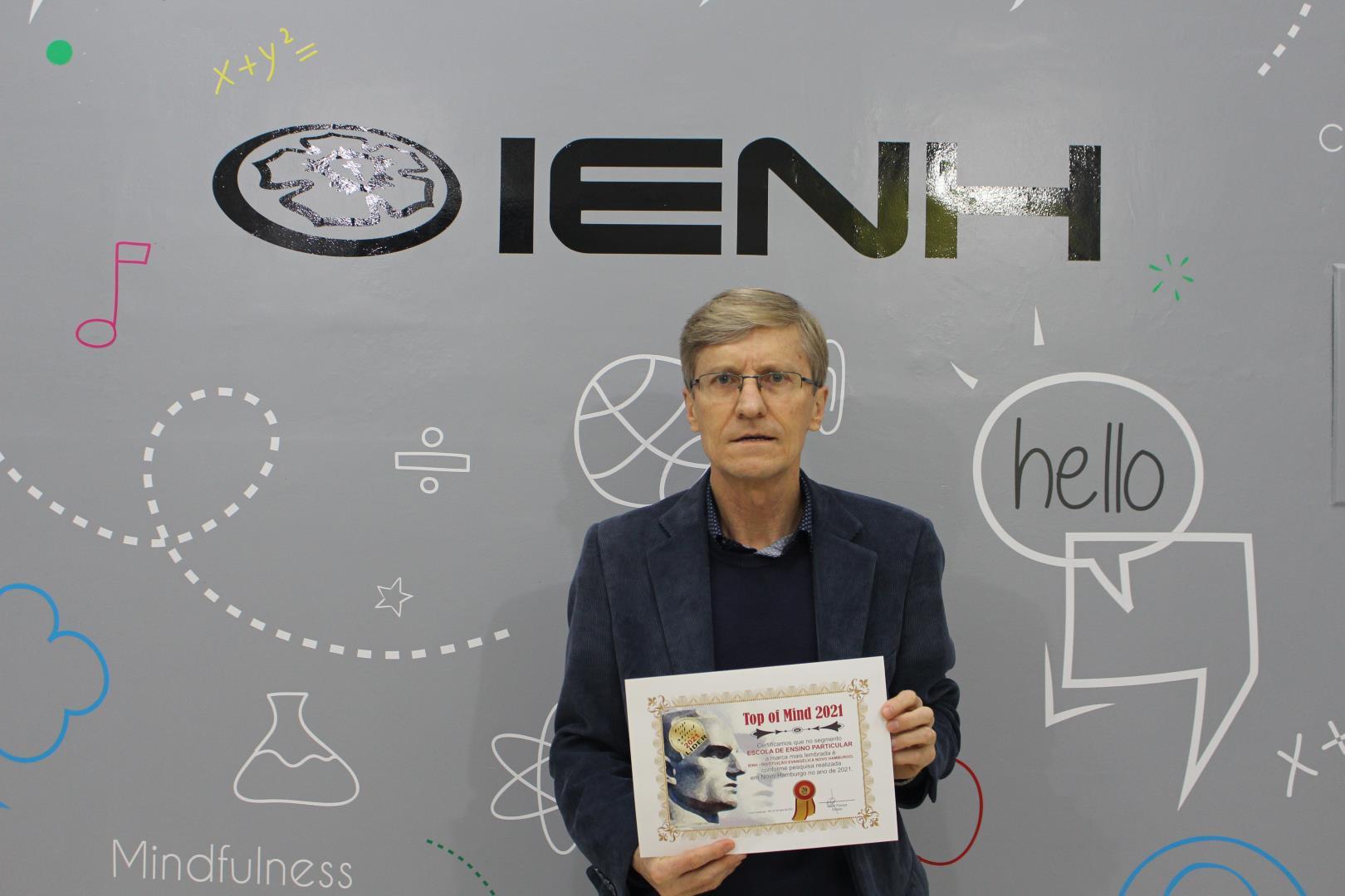 IENH recebe prêmio Top of Mind 2021 por ser a marca mais lembrada em Novo Hamburgo 