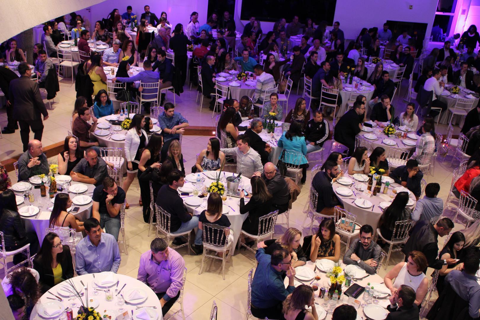 Jantar de Confraternização da IENH reúne mais de 600 pessoas no NH Hall Espaço de Eventos
