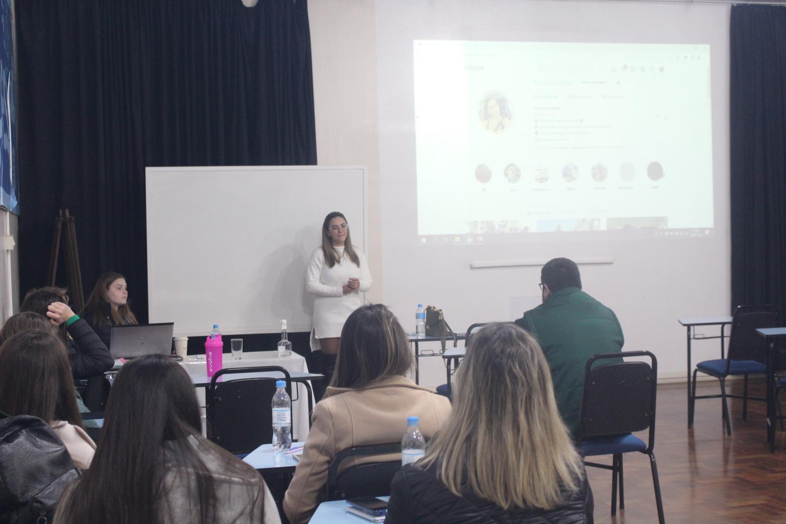 Jornada criativa e de relacionamento no Instagram é tema de palestra no Técnico em Administração