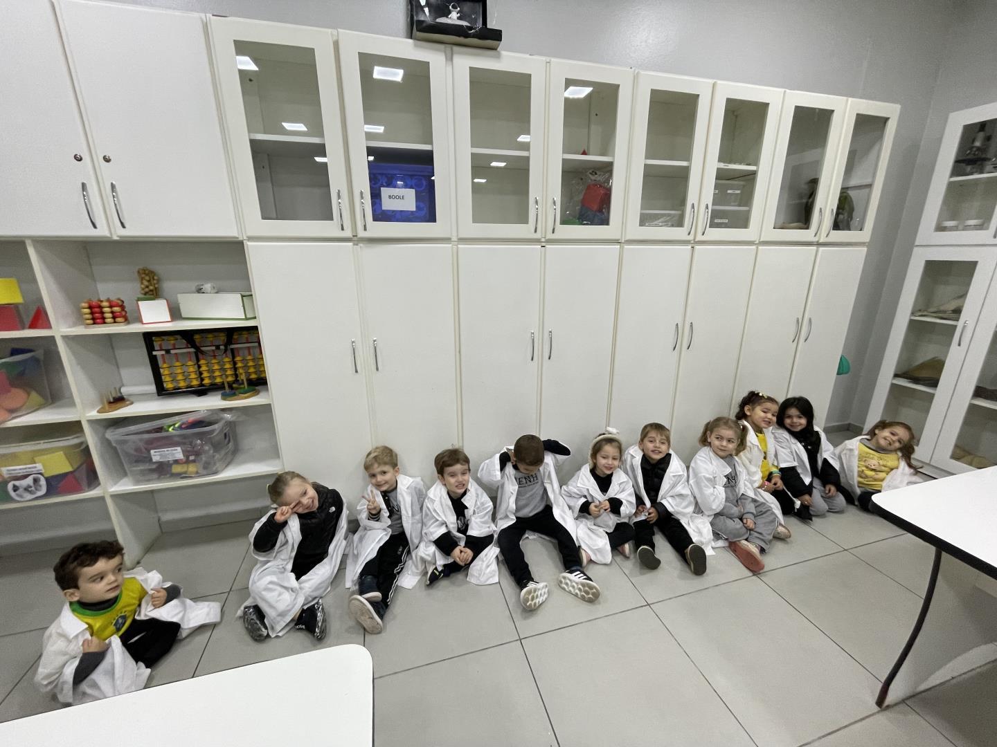 Kindergarten 3A da Unidade Oswaldo Cruz vivencia descobertas científicas em investigação 