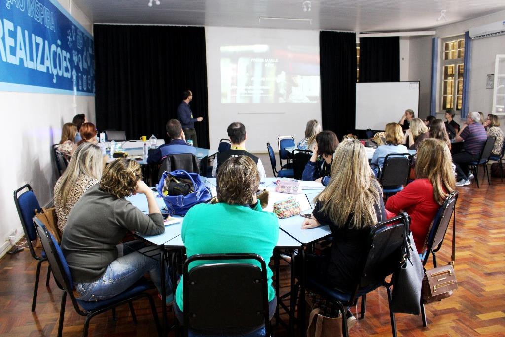 Momento de capacitação para Professores da Unidade Fundação Evangélica