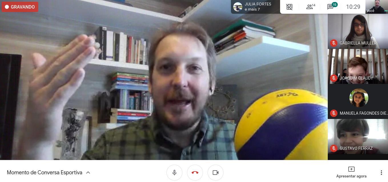 Momentos de conversas esportivas: estudantes recebem André Heller Momentos de conversas esportivas: estudantes recebem André Heller