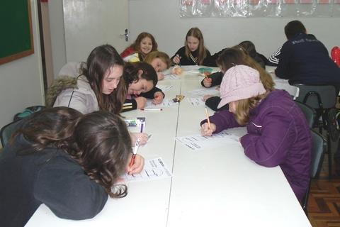 5ªs séries fazem linha do tempo da vida escolar