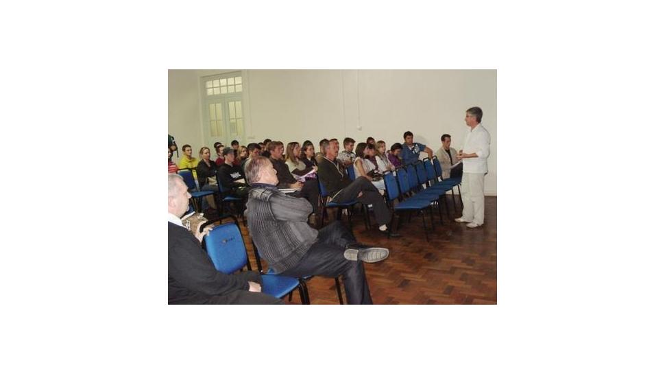 Palestra sobre transporte de cargas perigosas Palestra sobre transporte de cargas perigosas