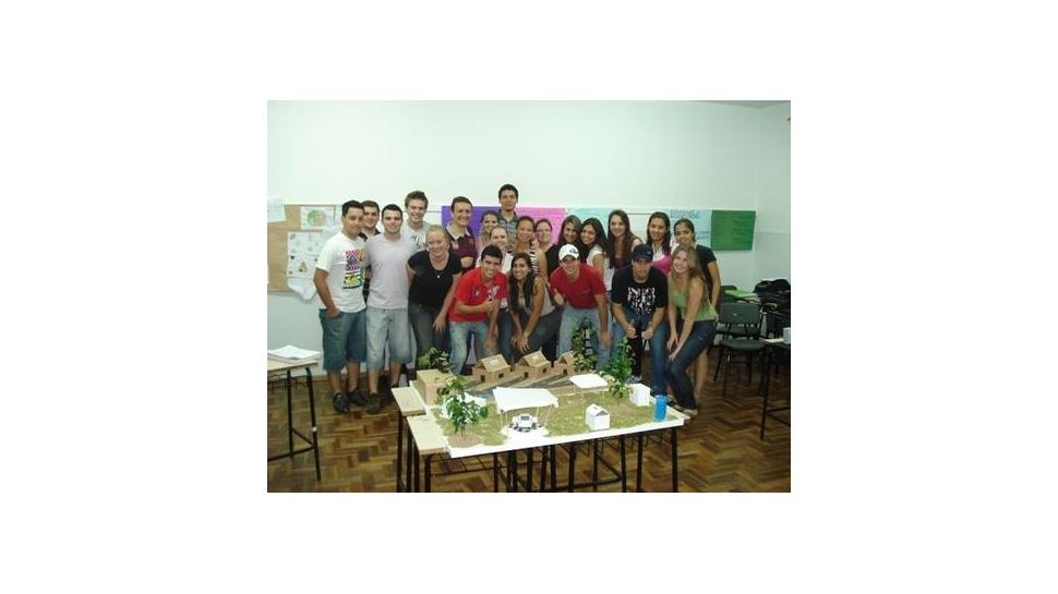 Alunos aprendem sobre Logística através de maquetes Alunos aprendem sobre Logística através de maquetes