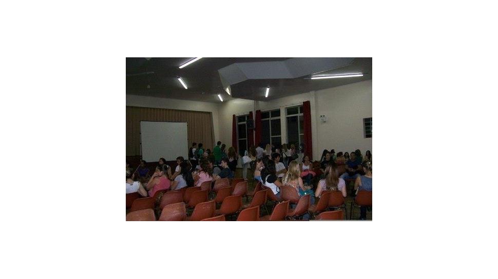 Sherlock Holmes é tema de atividade em primeiro dia de aula Sherlock Holmes é tema de atividade em primeiro dia de aula