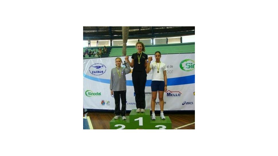 Atletismo da IENH no Campeonato Estadual Indoor