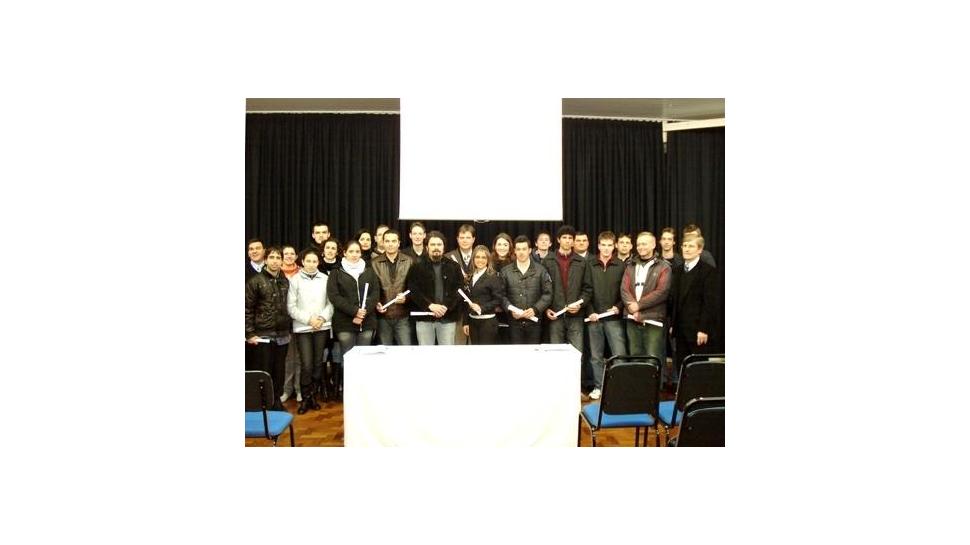 Formatura de Gabinete marca a conclusão dos Cursos Técnicos na IENH Formatura de Gabinete marca a conclusão dos Cursos Técnicos na IENH