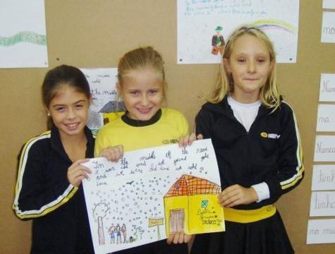 Alunos aprendem brincando com a poesia