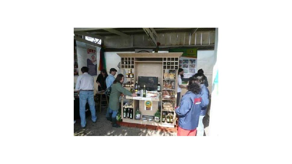 Alunos da IENH criam design de gôndola para o Projeto Sabor Paranhana Alunos da IENH criam design de gôndola para o Projeto Sabor Paranhana