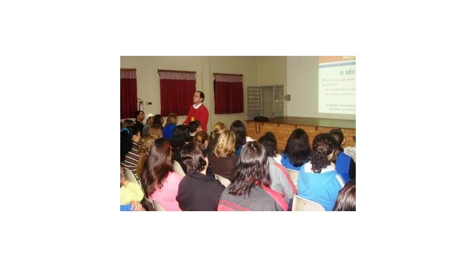 Coordenador da Unidade Igrejinha ministra palestra na Escola Machado de Assis Coordenador da Unidade Igrejinha ministra palestra na Escola Machado de Assis