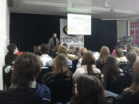 Turmas do Ensino Médio participam de Meditação com filme