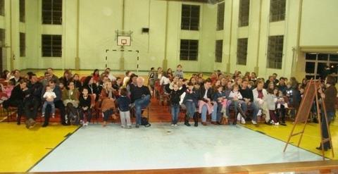 Alunos da Unidade Pindorama fazem homenagem às famílias