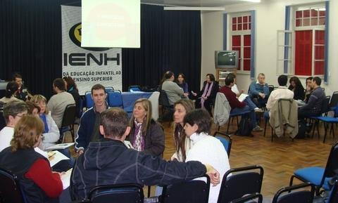 Professores da IENH discutem sobre o bullying