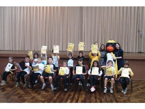 Livro Billys Adventures é lançado para alunos da 2ª série da Unidade Oswaldo Cruz